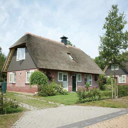 Detached holiday home with two bathrooms 2 km from Appelscha Exterior photo